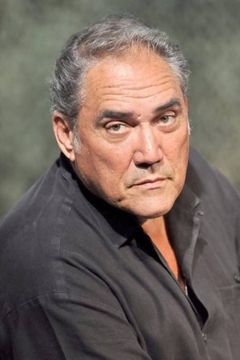 Mario Ernesto Sánchez interpreta Paco