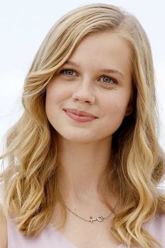 Angourie Rice interpreta Jade (voice)