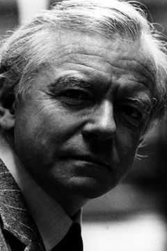 Peter Barkworth interpreta Charles Gill