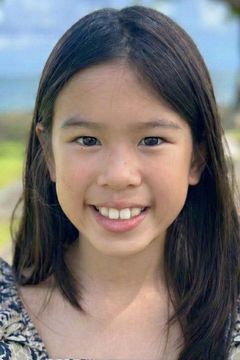 Lila Liu interpreta Young Mabel (voice)