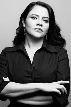 Flor Eduarda Gurrola interpreta Teenage Girl
