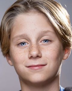 Gavin Munn interpreta Boy on Beach