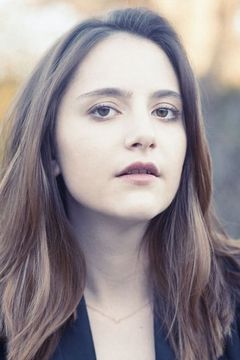 Alexa Nikolas interpreta Nicole Bristow