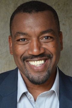 A. Russell Andrews interpreta Agent Will Hutchins