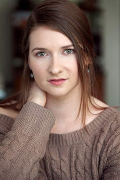 Elizabeth Neale interpreta EMT