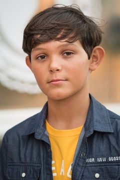 Gavin Kent interpreta Sam
