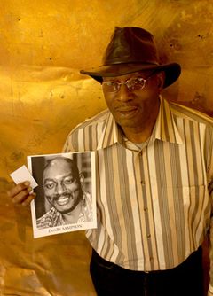 Donré Sampson interpreta Railworker
