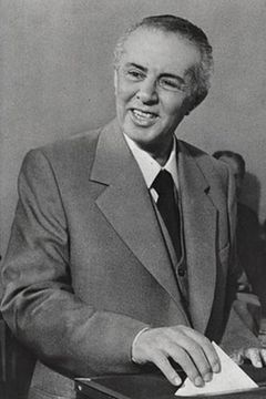 Enver Hoxha interpreta Self (archive sound)