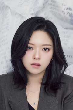 JEONGYEON interpreta Self (uncredited)