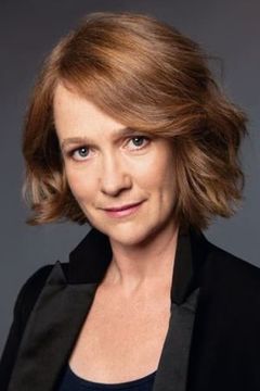 Poppy Miller interpreta Vera Devenish