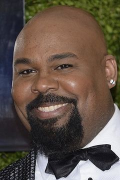 James Monroe Iglehart interpreta Benny