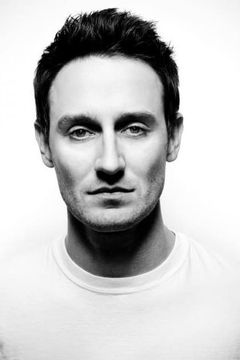 Josh Stewart interpreta Monk