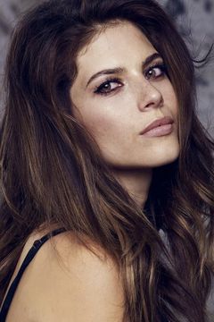 Weronika Rosati interpreta Louise Mcvay