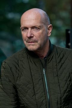 Christoph Moosbrugger interpreta Rene Lambrecht