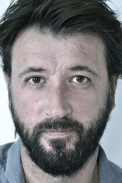 Gordon Kennedy interpreta Little John