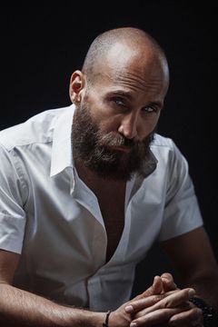 Tomer Oz interpreta Huo An General