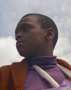 Johnny Hiram Jamison interpreta 13-Year-Old Elijah