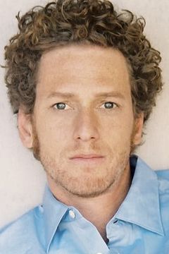 Brian Klugman interpreta Charlie