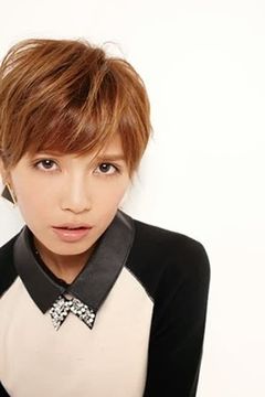 Misako Uno interpreta Miyuki Nazawa