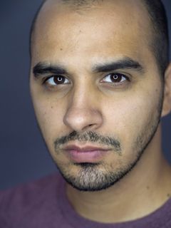 Shawn Gonzalez interpreta Movie Theater Usher (uncredited)