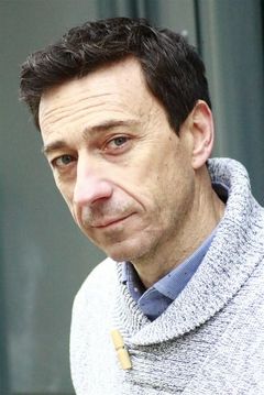 Jean-Marc Michelangeli interpreta Simon