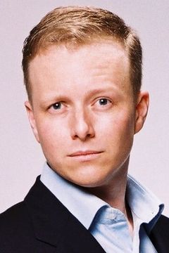 Matthew Sturgess interpreta Medical Tech 1