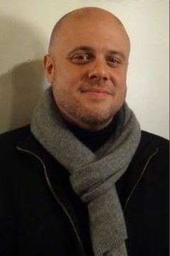 Gilles Morvan interpreta Jim Hall (voice)