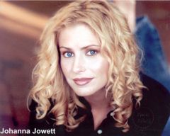 Johanna Jowett interpreta Cameron Sampson