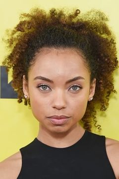 Logan Browning interpreta Sara