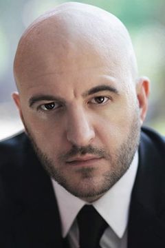 Mark DiConzo interpreta Soldier (uncredited)