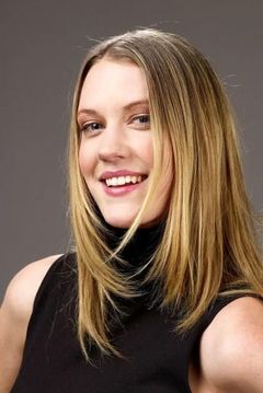Lauren Lee Smith interpreta Riley Adams