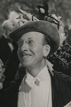 George Meader interpreta Hallett - Railroad Clerk (uncredited)
