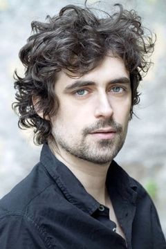 Flavio Parenti interpreta Gabriele Mancini