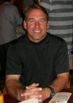 Brian Simpson interpreta Extremis Soldier