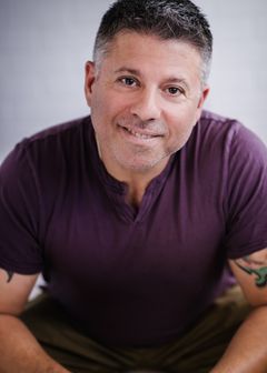 Sean Albertson interpreta Collin (Uncredited)