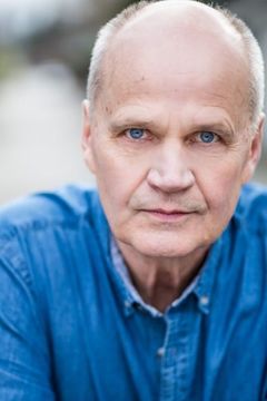 Warren Ellis interpreta Mill Worker