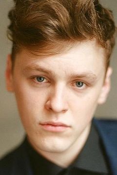 Nikita Elenev interpreta Virus