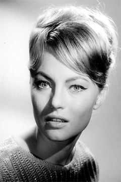 Karin Baal interpreta Sissy Bohl