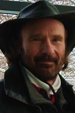 Henry Buchmann interpreta Mine Worker