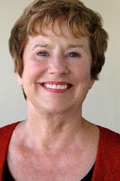 Lynne Marie Stewart interpreta Waitress