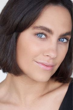 Charlotte Bazeley interpreta Merfolk