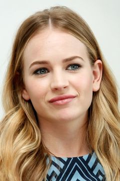 Britt Robertson interpreta Teen Hannah