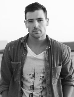 Nathan Barris interpreta Soldier