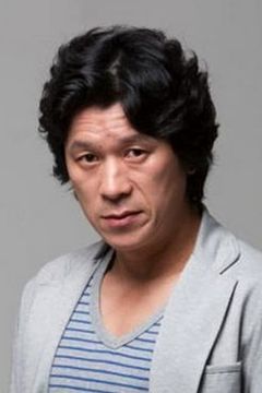 Kim Roi-ha interpreta Detective Cho Yong-koo