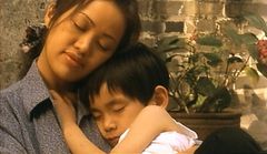 Fanny Lee Man-Fan interpreta Kwun Tong Pier Woman
