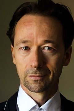 James Flynn interpreta Doctor Actor