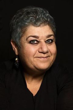 Serra Yılmaz interpreta Esra