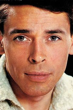 Jacques Brel interpreta Self (archive footage)