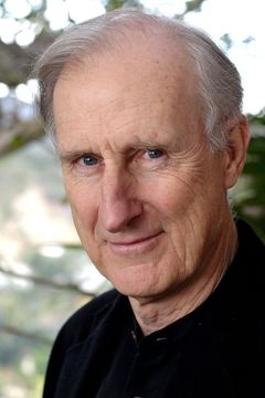 James Cromwell interpreta Cardinal Michael Spencer