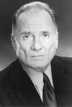 Arthur J. Nascarella interpreta Carlo Gervasi